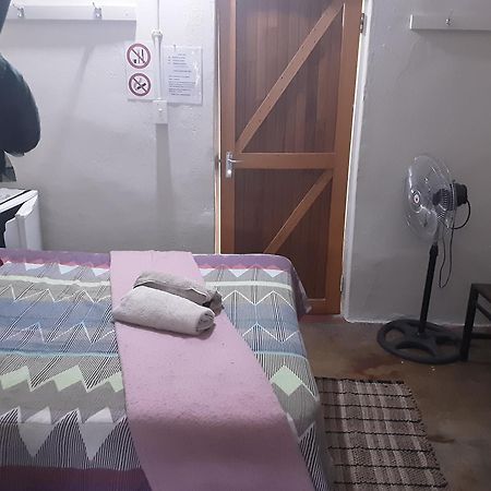 אוטג'ו Kai-Oms Backpackers Lodge מראה חיצוני תמונה