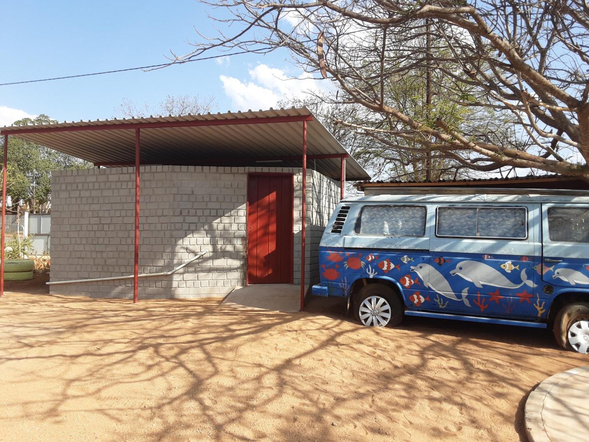 אוטג'ו Kai-Oms Backpackers Lodge מראה חיצוני תמונה