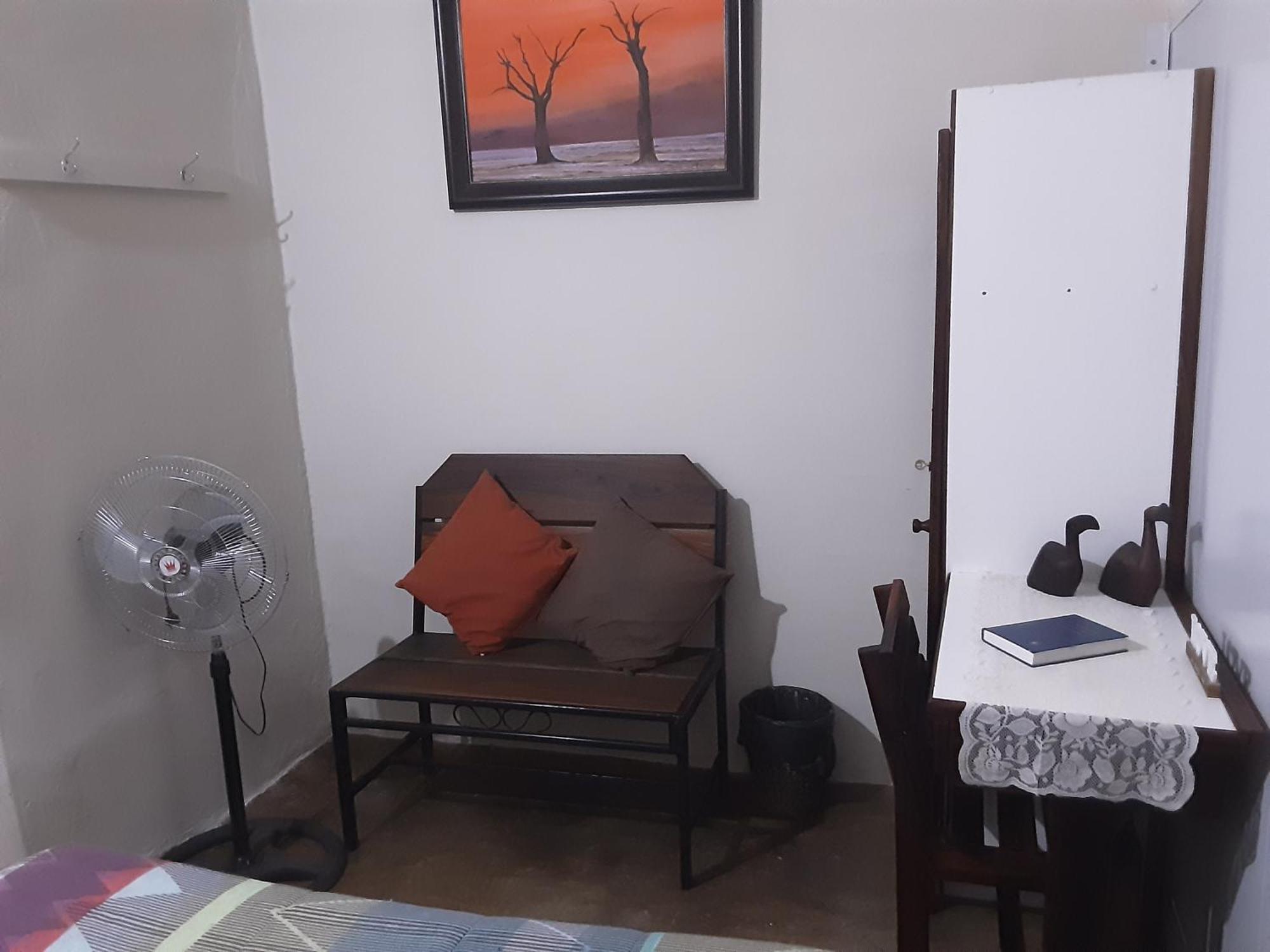 אוטג'ו Kai-Oms Backpackers Lodge מראה חיצוני תמונה
