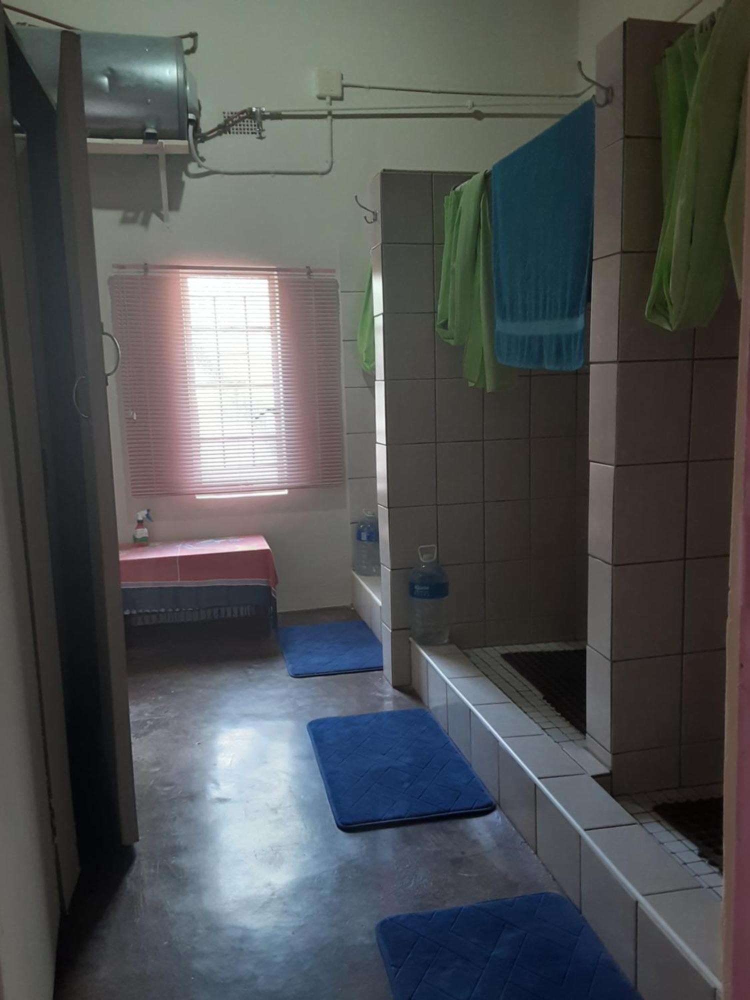 אוטג'ו Kai-Oms Backpackers Lodge מראה חיצוני תמונה