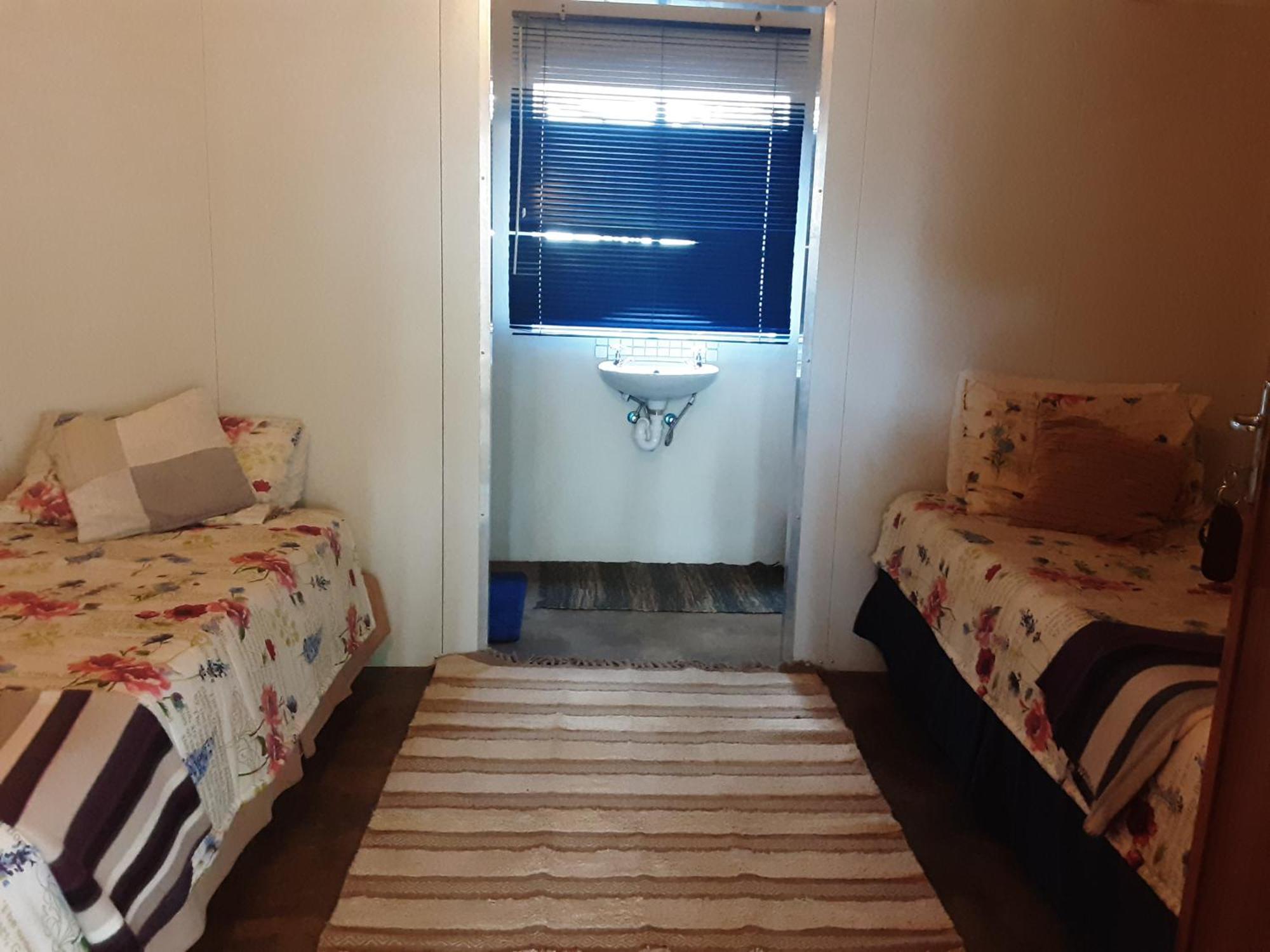 אוטג'ו Kai-Oms Backpackers Lodge מראה חיצוני תמונה