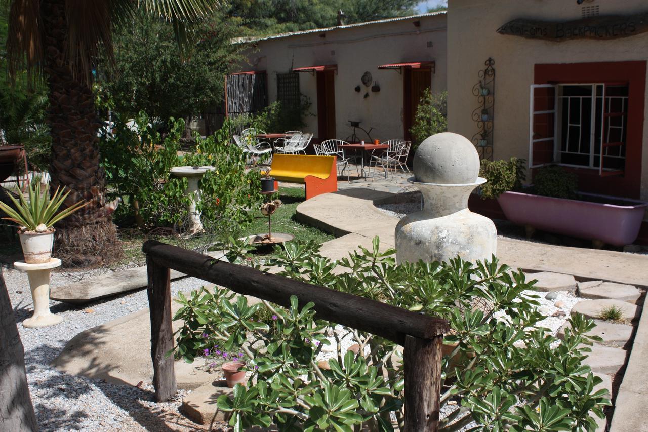 אוטג'ו Kai-Oms Backpackers Lodge מראה חיצוני תמונה